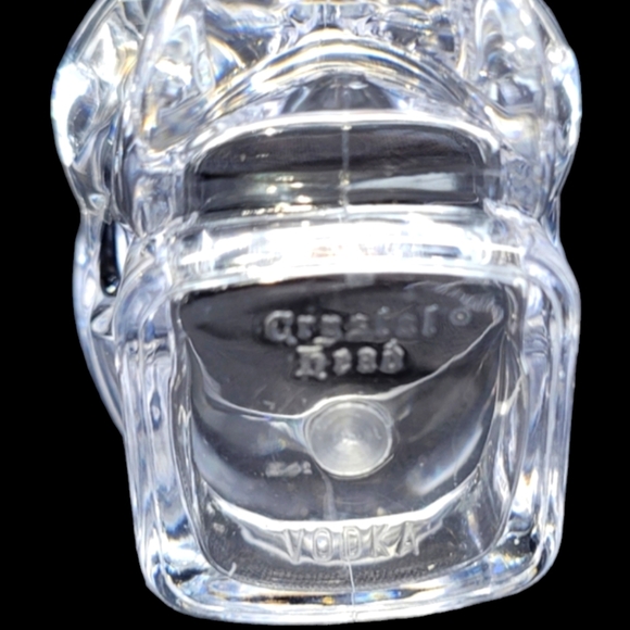 NEW 4"CRYSTAL HEAD" VODKA SKULL PLASTIC SHOT GLASSES - Picture 6 of 8